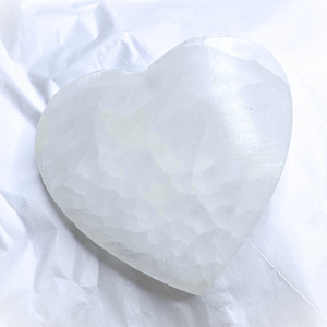 SELENITE FLAT HEART CHARGING PLATE 4" AVERAGE