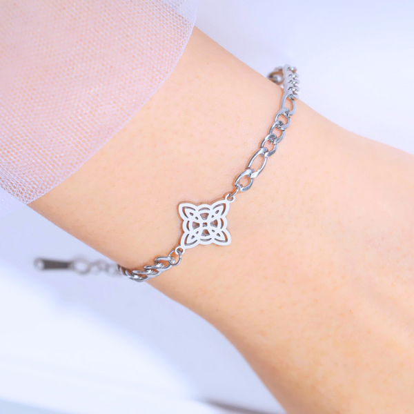 WITCH KNOT FIGARO CHAIN STYLE BRACELET STAINLESS STEEL